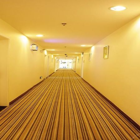 7 Days Inn Gangwan Square Dalian Buitenkant foto